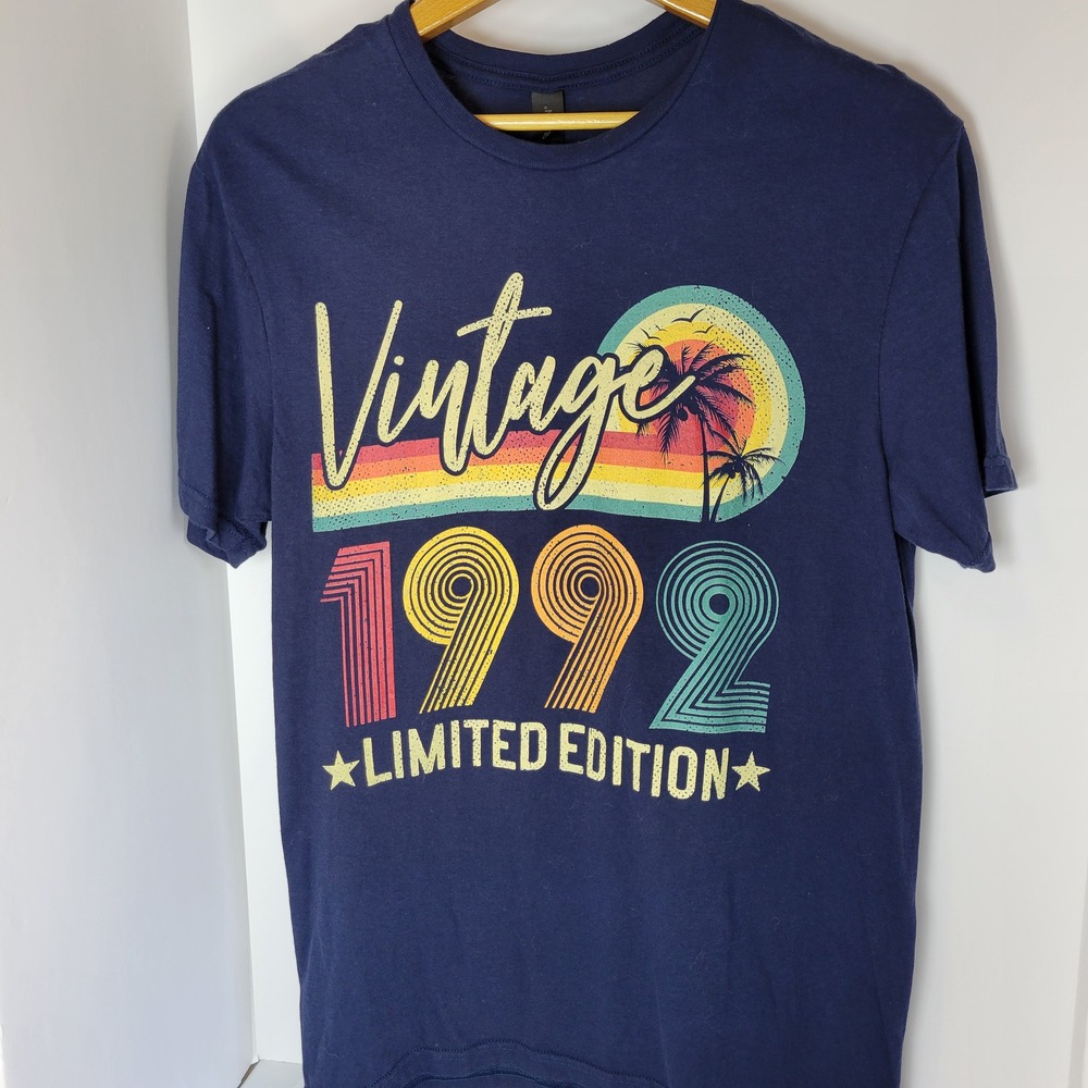 Gildan Softstyle Mens Navy Blue Vintage 1992 Limited Edition Graphic T-Shirt M